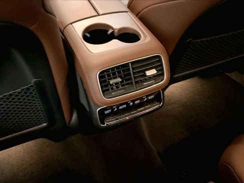 Used 2024 Mercedes-Benz GLS 450 4MATIC image 37