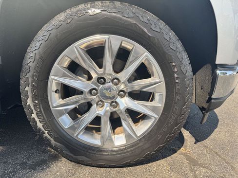 Certified 2020 Chevrolet Silverado 1500 LTZ w/ LTZ Premium Package AWD/4WD image 9