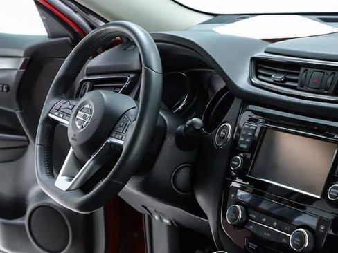 Used 2017 Nissan Rogue SL w/ SL Premium Package AWD/4WD image 38