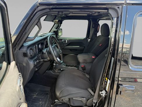 Used 2021 Jeep Gladiator Overland AWD/4WD image 11