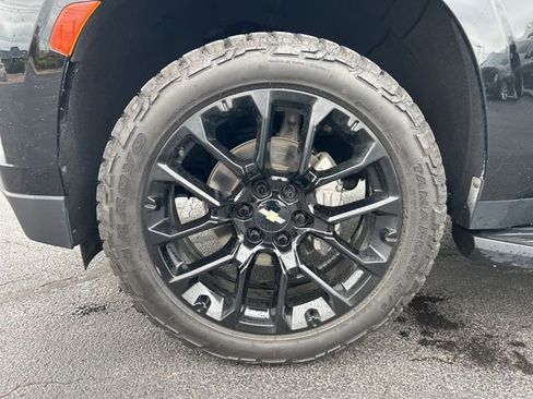 Used 2022 Chevrolet Tahoe LT w/ LT Signature Package AWD/4WD image 12