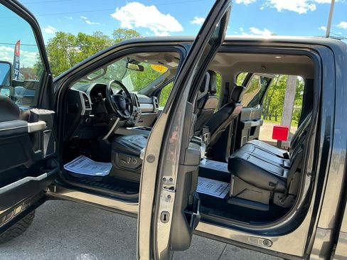 Used 2019 Ford F350 Lariat w/ Lariat Value Package AWD/4WD image 9