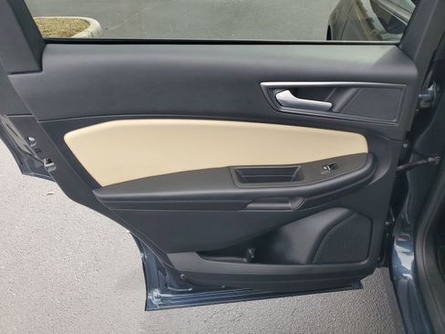 Certified 2024 Ford Edge SE image 8