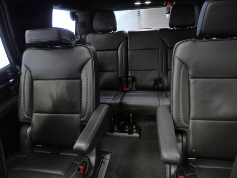 Used 2022 GMC Yukon Denali w/ Denali Premium Package image 13