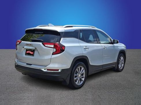 Used 2022 GMC Terrain SLT w/ Tech Package FWD image 4