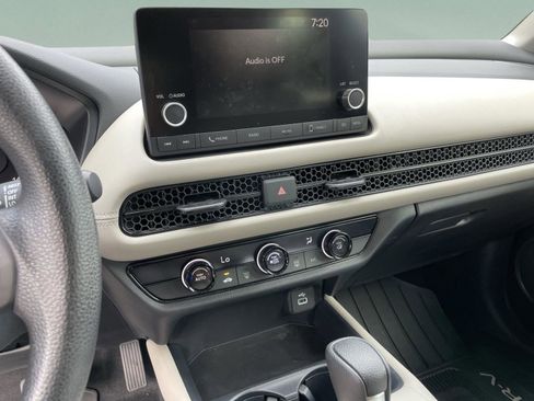 Certified 2023 Honda HR-V LX image 12