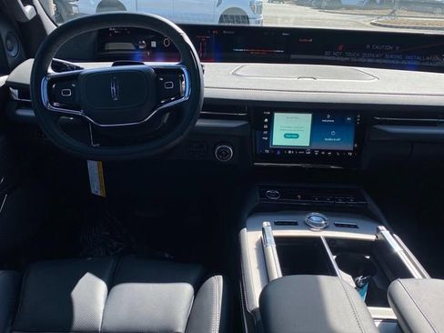 New 2026 Lincoln Navigator Reserve w/ Jet Appearance Package AWD/4WD image 6