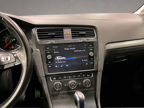 Used 2019 Volkswagen e-Golf SE w/ Driver Assistance Package image 9