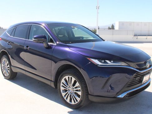 Certified 2023 Toyota Venza Limited AWD/4WD image 2