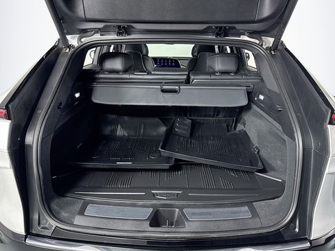 Used 2025 Cadillac Lyriq Luxury w/ LPO, Floor Liner Package AWD/4WD image 23