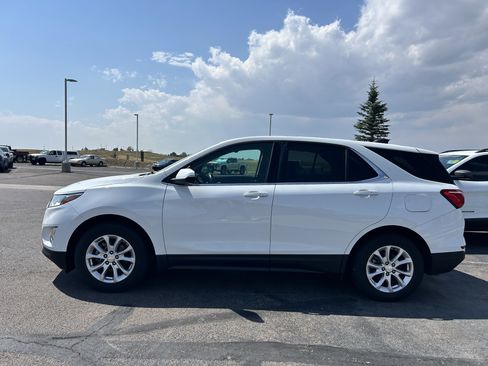 Used 2018 Chevrolet Equinox LT FWD image 2