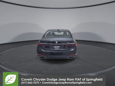 Used 2022 BMW 740i xDrive w/ Premium Package image 13
