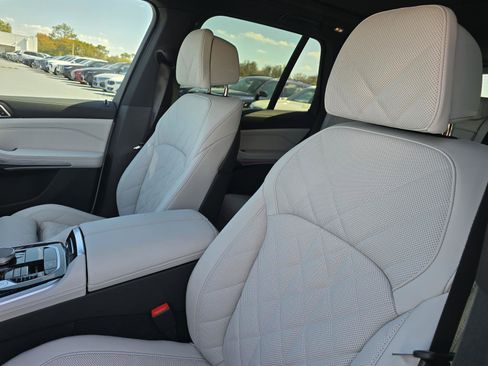 New 2026 BMW X5 xDrive40i w/ M Sport Package image 18