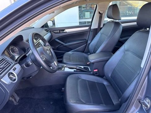 Used 2013 Volkswagen Passat TDI SE FWD image 9