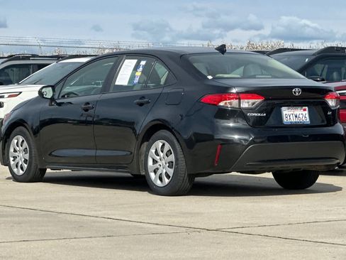 Used 2022 Toyota Corolla LE image 5
