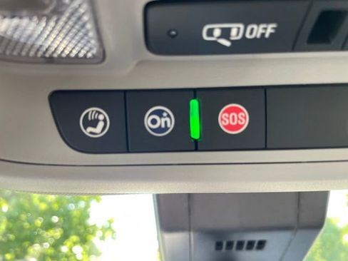 Used 2024 Chevrolet Equinox LT w/ LPO, Floor Liner Package FWD image 29