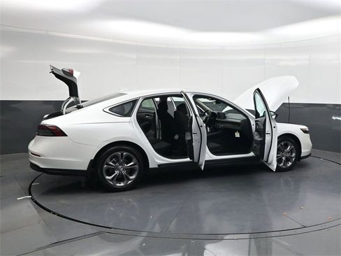 Used 2024 Honda Accord EX image 39