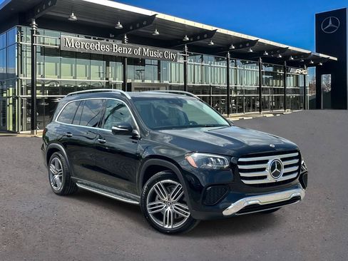 Used 2026 Mercedes-Benz GLS 450 4MATIC image 1