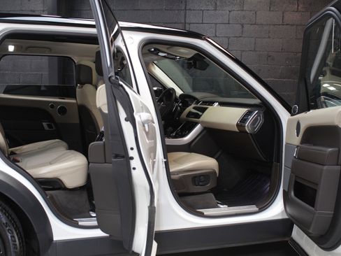 Used 2019 Land Rover Range Rover Sport Supercharged image 27