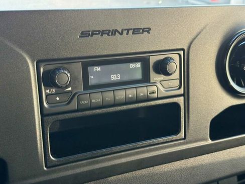 Used 2024 Mercedes-Benz Sprinter 2500 image 20