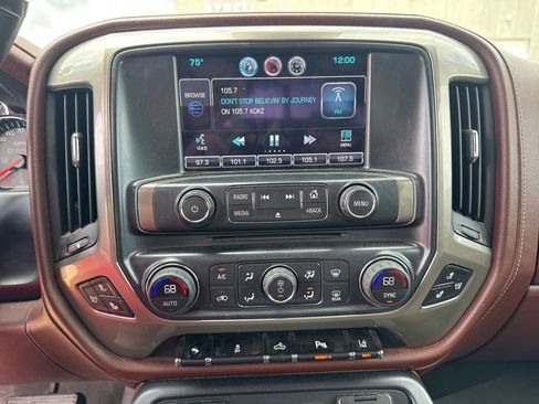 Used 2014 Chevrolet Silverado 1500 High Country w/ High Country Premium Package AWD/4WD image 15