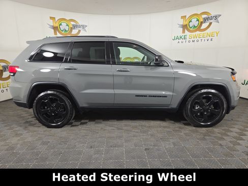 Used 2019 Jeep Grand Cherokee Laredo AWD/4WD image 11