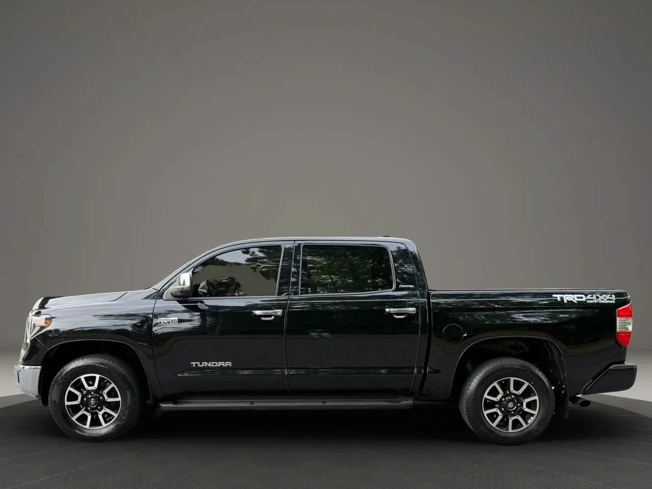 Used 2021 Toyota Tundra Limited w/ Limited Premium Package AWD/4WD image 7