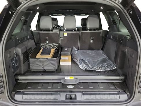 New 2026 Land Rover Discovery Limited Edition image 29