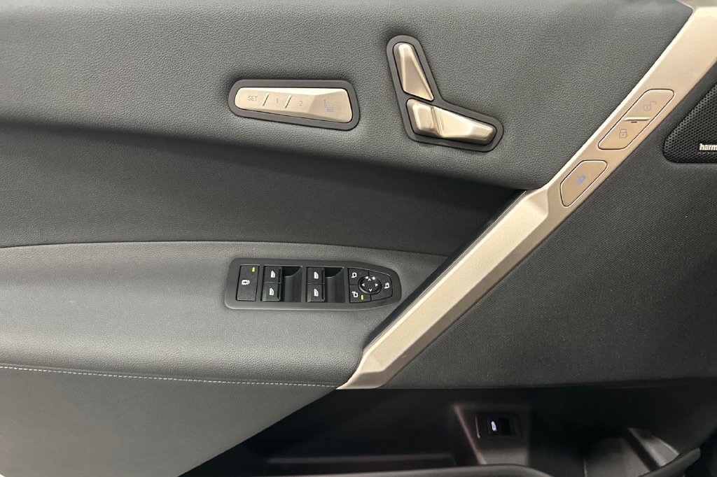 Certified 2024 BMW iX xDrive50 AWD/4WD image 11
