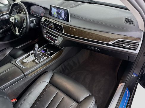 Used 2022 BMW 740i RWD image 30