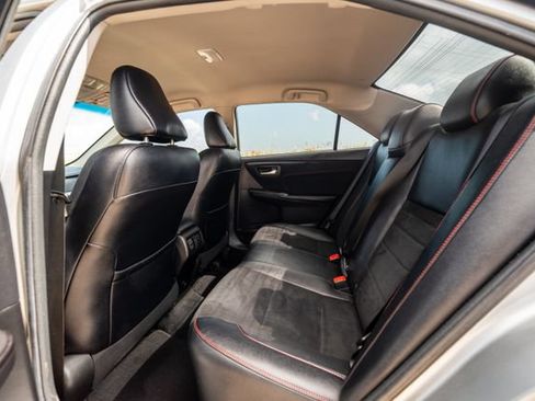 Used 2017 Toyota Camry XSE FWD image 9