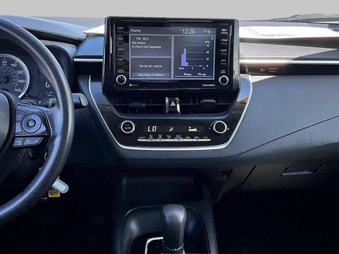 Used 2022 Toyota Corolla LE image 6
