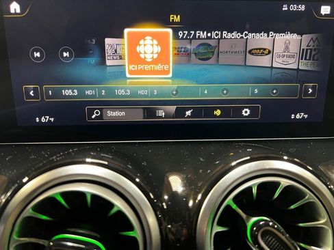 Used 2022 Mercedes-Benz EQB 300 4MATIC image 33