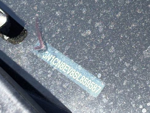 Used 2025 Nissan Versa SV image 29