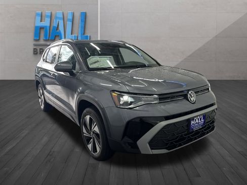 New 2025 Volkswagen Taos SE image 7