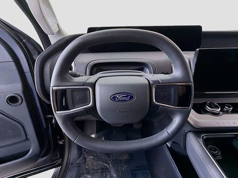 Used 2025 Ford Expedition Active AWD/4WD image 30