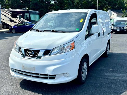 Used 2017 Nissan NV200 SV w/ Technology Package image 2