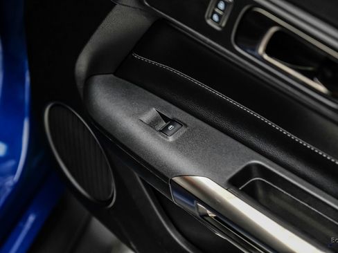 Used 2022 Ford Mustang Shelby GT500 w/ Technology Package image 82