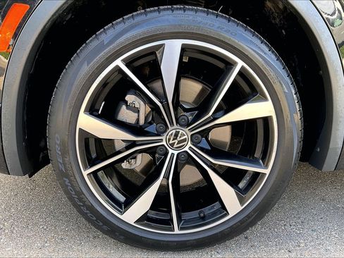Used 2022 Volkswagen Tiguan SEL R-Line AWD/4WD image 26