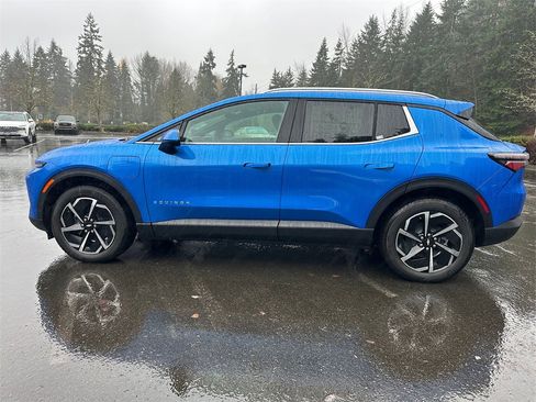 New 2026 Chevrolet Equinox EV LT image 2