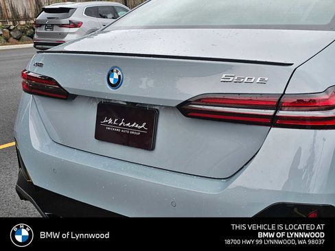 New 2026 BMW 550e xDrive AWD/4WD image 13