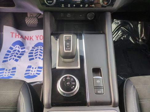 Used 2024 Mitsubishi Outlander FWD image 10