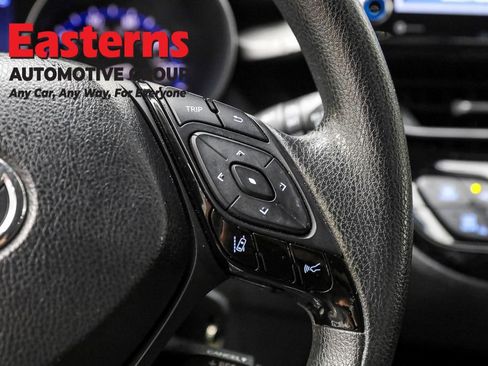 Used 2020 Toyota C-HR LE image 16