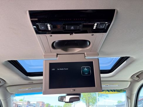 Used 2015 Chevrolet Suburban LTZ AWD/4WD image 24