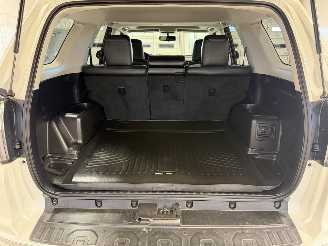 Used 2017 Toyota 4Runner Limited AWD/4WD image 8