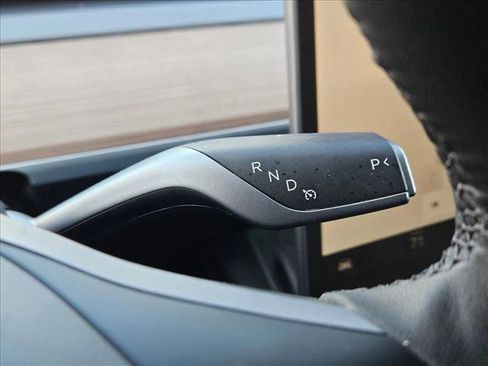 Used 2023 Tesla Model Y Long Range image 12