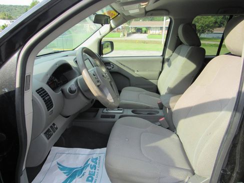 Used 2019 Nissan Frontier SV RWD image 4