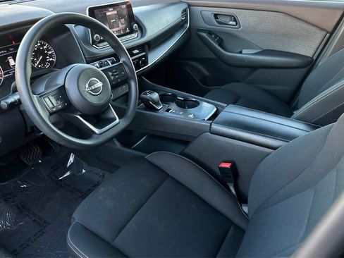 Used 2023 Nissan Rogue S image 10