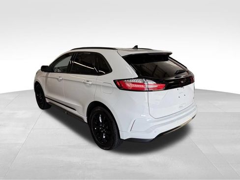 Used 2024 Ford Edge SE w/ Black Appearance Package AWD/4WD image 3