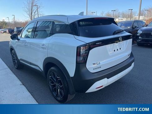 Used 2025 Nissan Kicks SR image 6